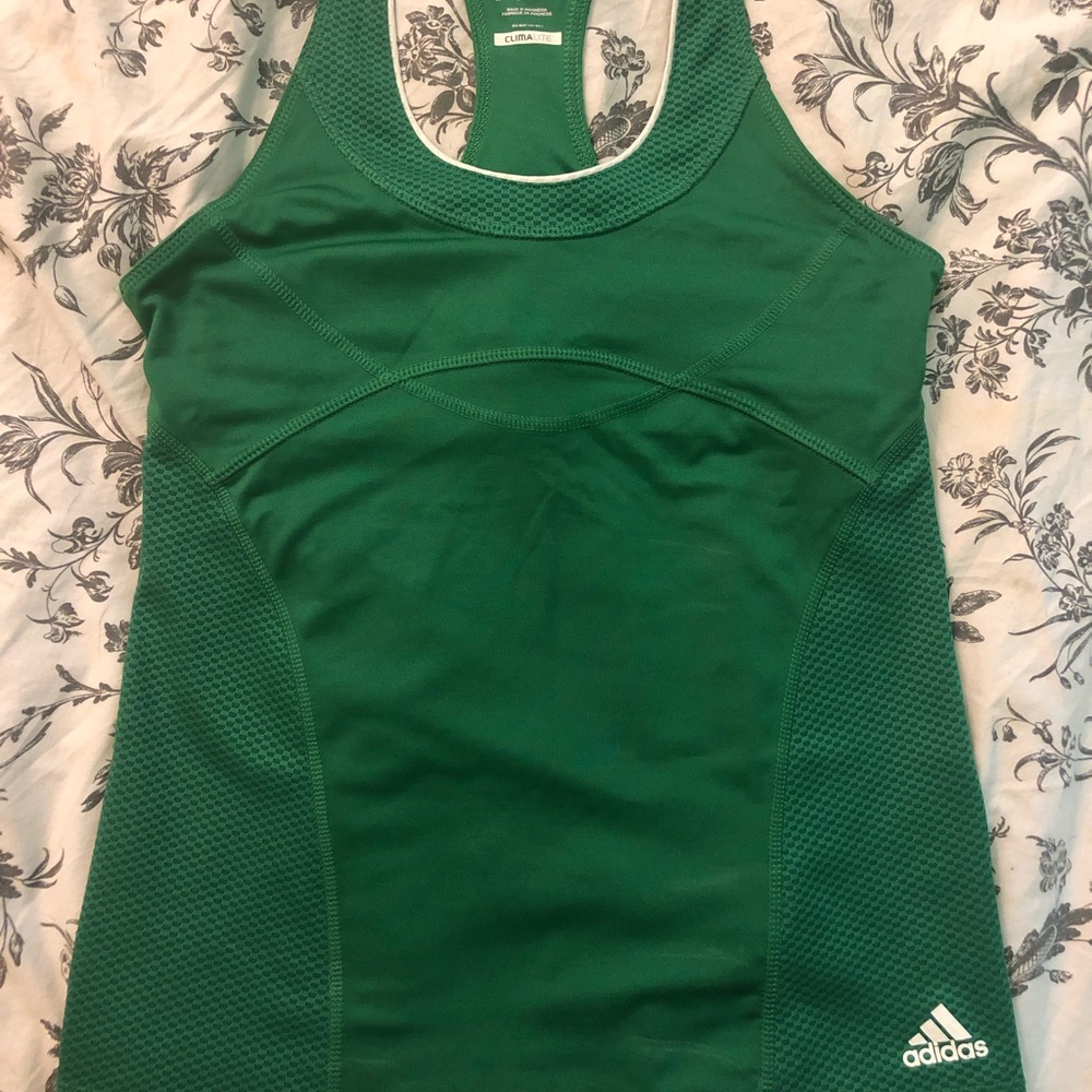 Adidas Tank ❇️